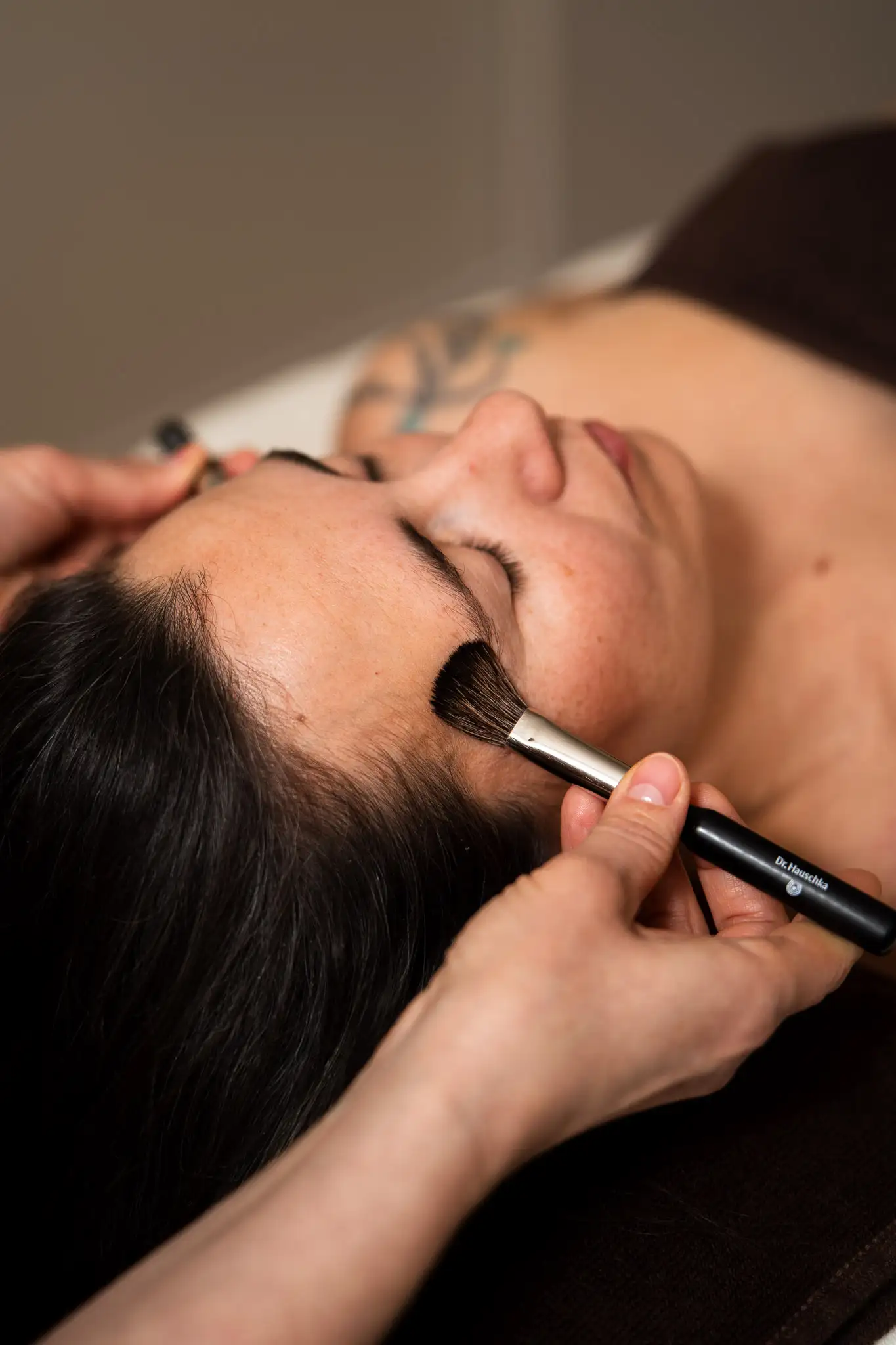 Poudre-de-soie-Soins-visage-et-corps-Dr-Hauschka soin pour visage et corps dr Hauschka à chambery